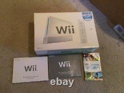 GOOD CONDITION Nintendo Wii Console Included Cords, Controllers, and 2 games