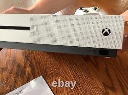 Microsoft 1681 Xbox One S Console controller and Head Set GOOD CONDITION