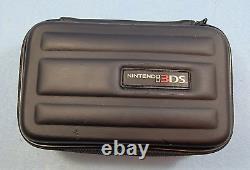 Nintendo 3DS 2GB Very Good Condition Charger, Stylus, Case included Works Great
