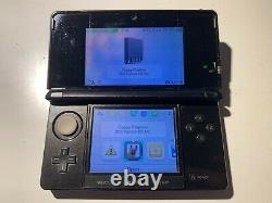 Nintendo 3DS Cosmo Black With Stylus Charger 8GB SD Card Good Condition
