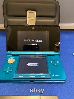 Nintendo 3DS Teal with Charger, Case Angry Birds Star Wars Good Condition
