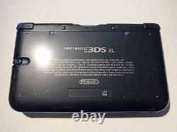 Nintendo 3DS XL Black Stylus 32GB SD Card Very Good Condition