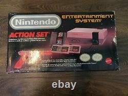Nintendo Entertainment System NES Action Set good condition + 4 Games