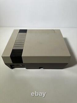 Nintendo NES-001 (Blinking red light) looks in good condition. Read Description