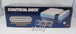 Nintendo NES Entertainment System Control Deck in Box Very Good Condition