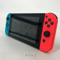 Nintendo Switch 32GB Black Very Good Condition with Joycons + Cables + Dock + Game