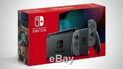 Nintendo Switch 32GB Gray with Gray Joy-Cons. Complete set in good condition