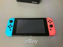 Nintendo Switch 32gb Console Bundle. Good Condition. Neon Red/blue