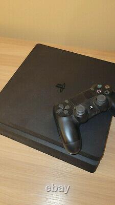 Playstation 4 Console, 1TB Good condition cables included and FFVII Remake