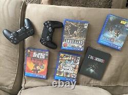 Playstation 4 pro console used, Very Good Conditions, Man Ps4 Games