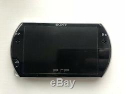 Sony PSP Go 16GB Handheld System Black Boxed Very Good Condition