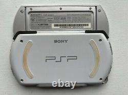 Sony PSP Go PSP-N1000 Pearl White 100% OEM + Wall Charger Very Good Condition