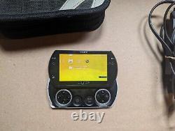 Sony PSP Go PSP-N1000 Piano Black Case& Wall Charger Very Good Condition