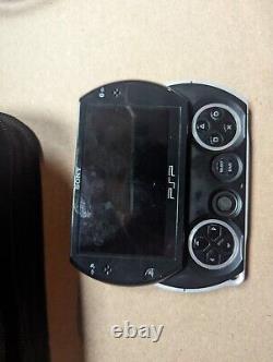Sony PSP Go PSP-N1000 Piano Black Case& Wall Charger Very Good Condition