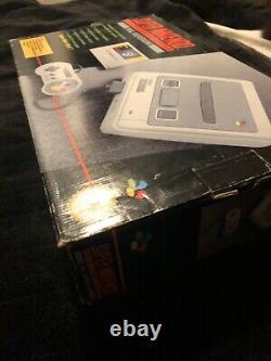 Super Mario World SNES console. Boxed, good condition