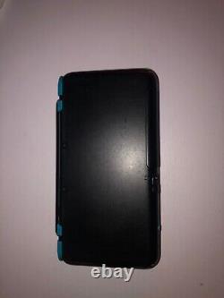 Used Nintendo 2DS XL very good condition includes case and stylus