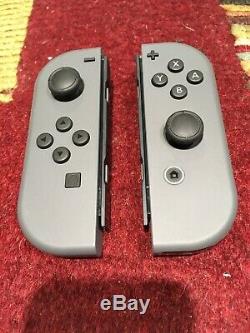 Used Nintendo Switch 32GB HAC-001 (with Gray Joy-Cons) Very Good Condition