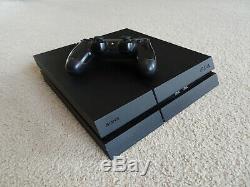 Very Good Condition PS4 Console 500 GB with Dualshock 4 CUH1215A