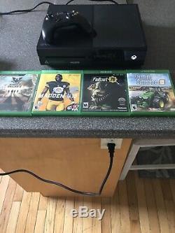 Xbox One 1Tb Console Comes With 1 Controller And 4 Games Very Good Condition