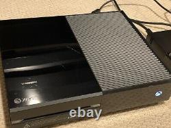 Xbox One 500gb console with controller, Box power Good condition. NO Kinect unit