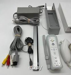 Console Blanche Nintendo Wii Avec Mario Bros- Très Bonne Condition Nettoyée Et Testée