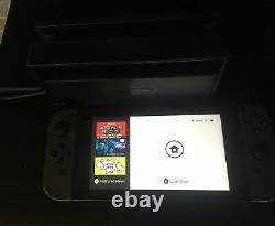 Console De Jeu Nintendo Switch Avec Chargeur Et Cordons Bon État De Fonctionnement