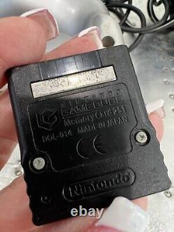 Console Nintendo GameCube DOL-001 en argent platine en bon état