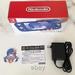 Console Nintendo Switch Lite de couleur bleue, boîte japonaise, chargeur, en très bon état.
