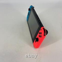 Console Nintendo Switch Neon bleue/rouge en bon état avec pack