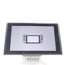 Console Nintendo Switch en très bon état, testée et fonctionnelle. Console uniquement.