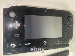 Console Nintendo Wii U 32 Go. Bon État. 2 Wii Motes. Testé Et Travaillé