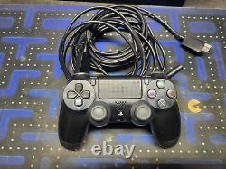 Console Sony PlayStation 4 CUH-1115A en bon état de fonctionnement avec câbles et manette