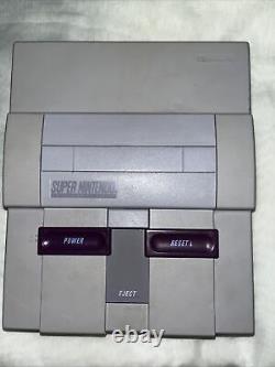 Console Super Nintendo SNES vintage seulement en bon état