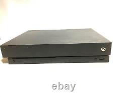 Console Xbox one x de 781 Go, Très bon état, 4 manettes sans fil + câbles