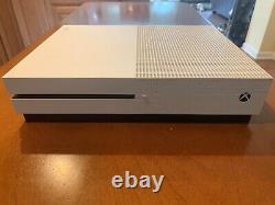 Microsoft Xbox One S - Blanc - Modèle 1681 Bon état Inclut 2 jeux