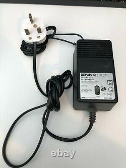 Neo Geo Aes Console (modèle 3-5) Avec Contrôleur & Câbles Très Bon État