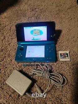 Nintendo 3ds Aqua Blue Bon État Console Complète Avec Chargeur / 1 Jeu