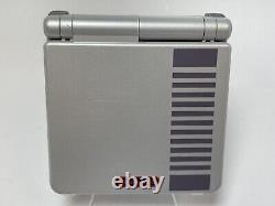 Nintendo Classic NES Édition Limitée Game Boy Advance SP en Bon État