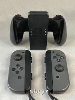 Nintendo Switch Bundle -système, 4 Jeux, Contrôleurs, Chargeur -bon État