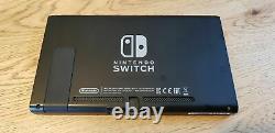 Nintendo Switch Très Bon État Avec Boîte D'origine Et Étui