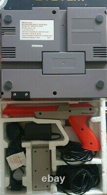 Nintendo (nes) Boxed Action Set Console Avec Zapper Bon État / Testé