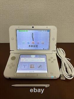Nintendo3DSLL en très bon état stylet câble USB utilisé version japonaise blanche