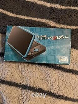 Nouveau Nintendo 2ds XL Black And Teal Very Good Condition Box, Stylus, Chargeur