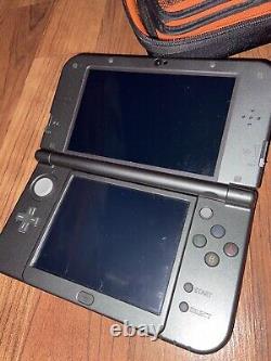 Nouvelle Nintendo 3DS XL avec 4 jeux, chargeur, et étui en très bon état.