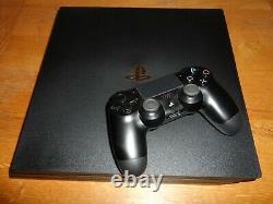 Playstation 4 Ps4 Pro Console 1 To 7016b Bonne Condition Libre P & P