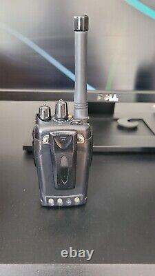 Radios bidirectionnelles portables VHF 136-174 Mhz (d'occasion) En bon état