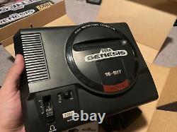 Sega Genesis Core Model 1 (1601) Complet Dans La Boîte Cib Très Bon État