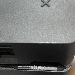 Sony Playstation 4 Ps4 Slim 1tb Console De Jeu Vidéo / W Contrôleur En Bon État