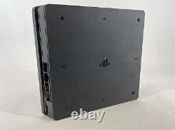 Sony Playstation 4 Slim 1TB en très bon état avec jeu + câble HDMI + câble d'alimentation.