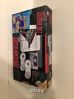 Super Nintendo Console Boîte Seulement Très Bon État Presque 30 Ans